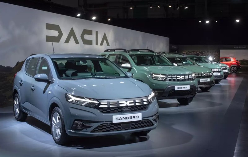 Salonul Auto de la Paris marchează debutul public al primului model Dacia Hybrid