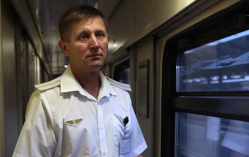 Un controlor de tren a ajuns erou în Ucraina, dar refuză să-și asume merite speciale pentru ceea ce a făcut. În martie, a trecut prin clipe crunte