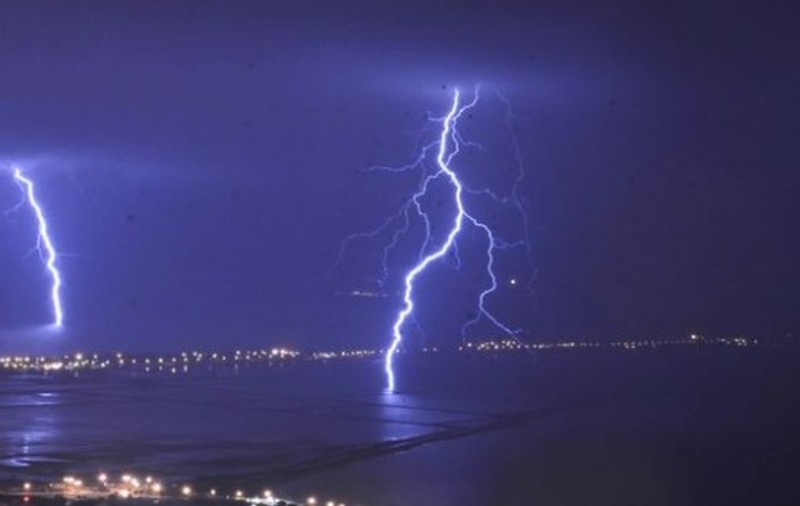 Prognoza meteo pentru vineri, 30 august. Regiunile în care sunt anunţate averse cu descărcări electrice