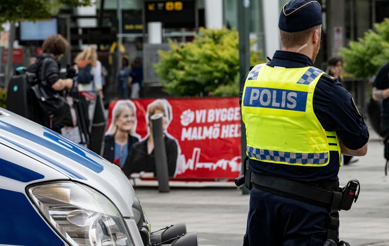 Atacatorul care a deschis focul într-un centru comercial din Malmo are doar 15 ani