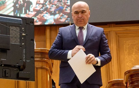 Parlamentul votează astăzi moțiunea de cenzură depusă de PSD și AUR împotriva Guvernului Bolojan