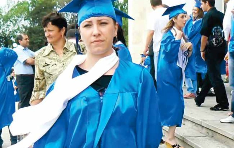 «M-au lăsat repetentă la licenţă!»