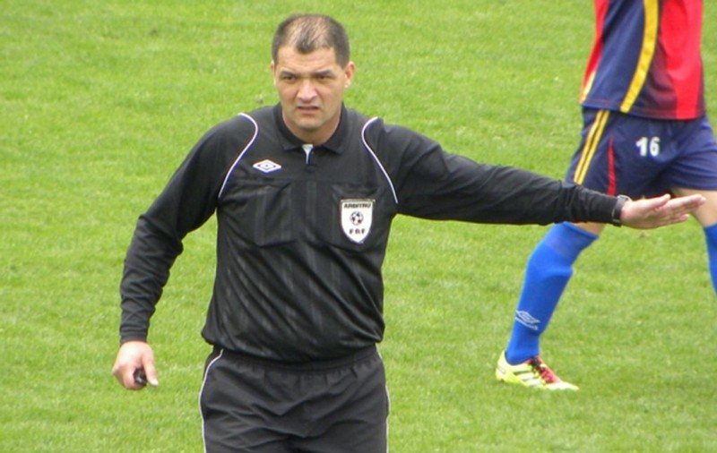Un jandarm arbitru a salvat viața unui fotbalist în România. Asistenta medicală prezentă la stadion a început să tremure de frică!