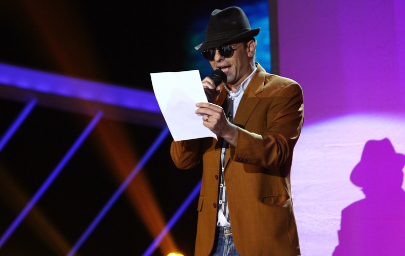 Dan Negru se apucă de cântat.  Show incendiar la “Next Star” Family