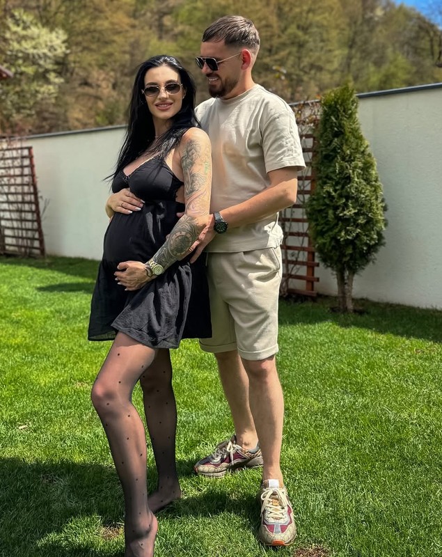 Ana Porgras, fotografie rară alături de iubitul ei. Cine este bărbatul care o face mămică pe fosta concurentă de la Survivor