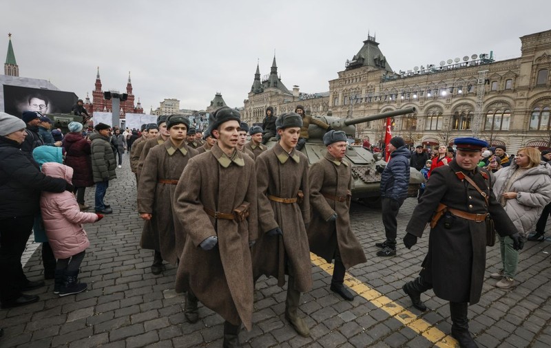 Blocat pe frontul din Ucraina, Vladimir Putin câștigă războiul de acasă: „Societatea rusă se curăță de liberalism”