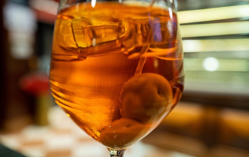 Topul orașelor din Europa unde cocktailurile sunt cele mai ieftine: orașul unde un Aperol Spritz costă doar doi euro