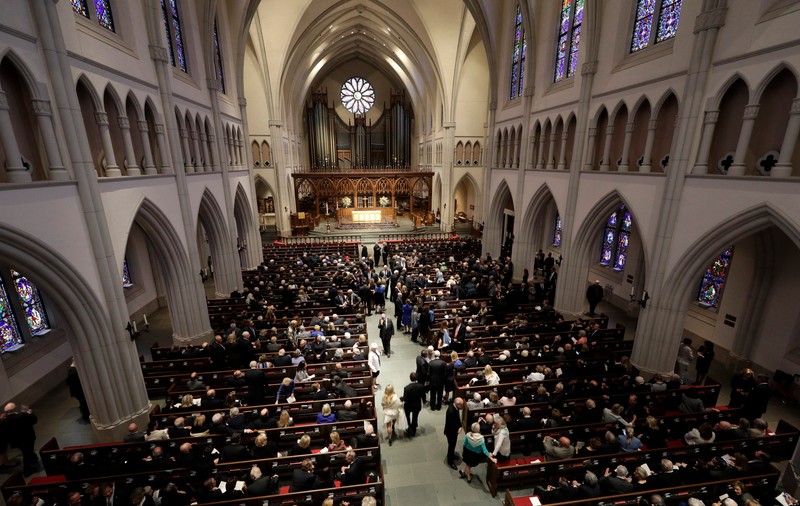 FOTO| În jur de 1.500 de oameni la funerariile Barbarei Bush. Melania Trump, soții Obama și Clinton au fost prezenți