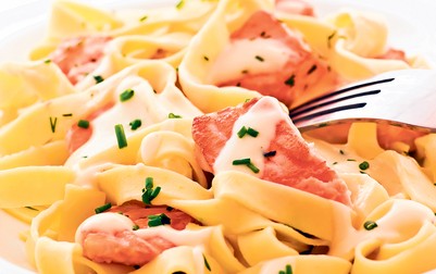 Tagliatelle cu somon afumat