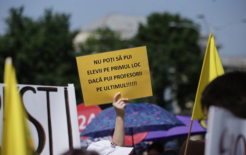 O profesoară explică de ce și-a dat demisia după patru ani la catedră: „Nici măcar dublarea salariilor nu m-ar convinge să rămân”