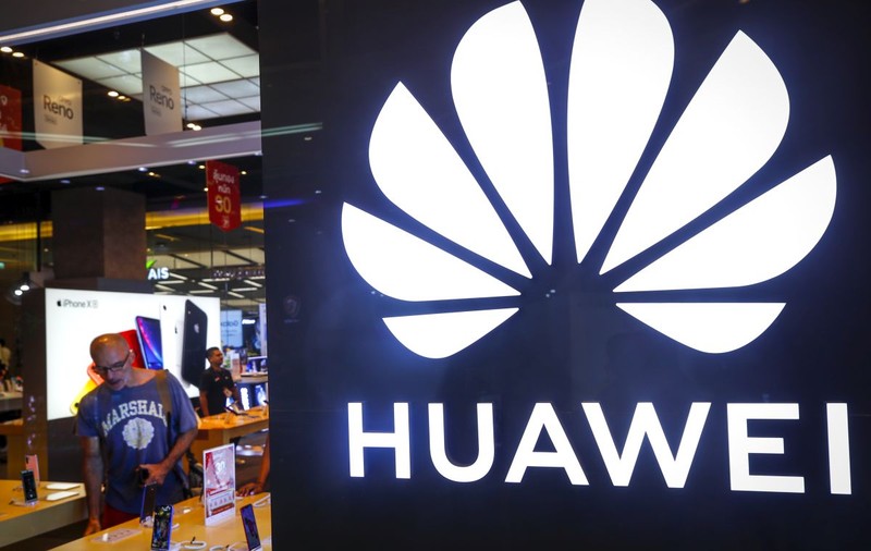 Iohannis despre licitația 5G și Huawei: ”Să nu ne aruncăm cu capul înainte”