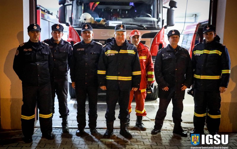 Peste 2.000 de situaţii de urgenţă au avut loc în ajun şi în ziua de Crăciun. Pompierii au intervenit pentru stingerea a 149 incendii, iar SMURD, în 1.838 de cazuri