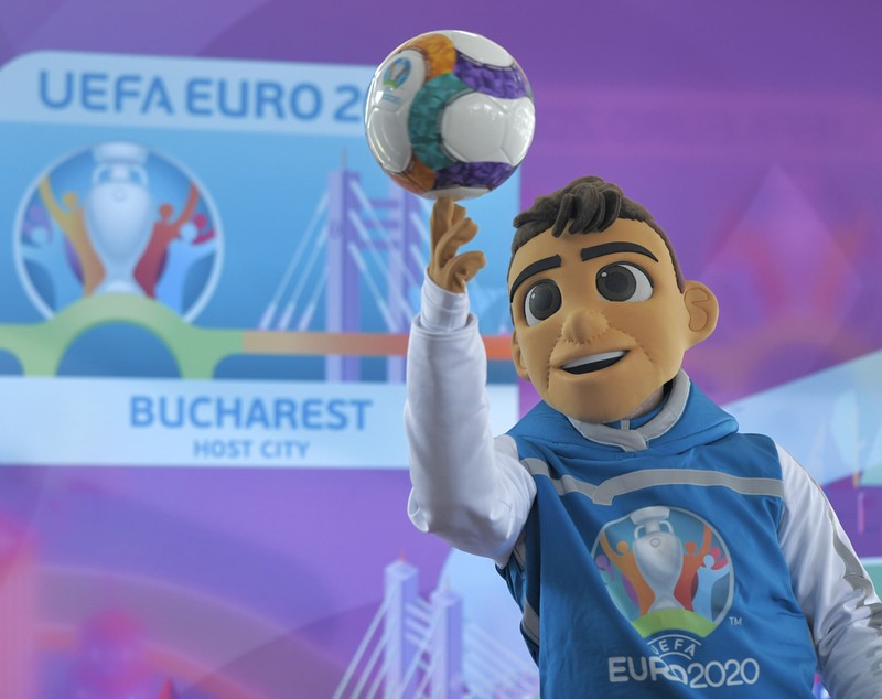 FOTO | S-a lansat mascota oficială Euro 2020 și la București