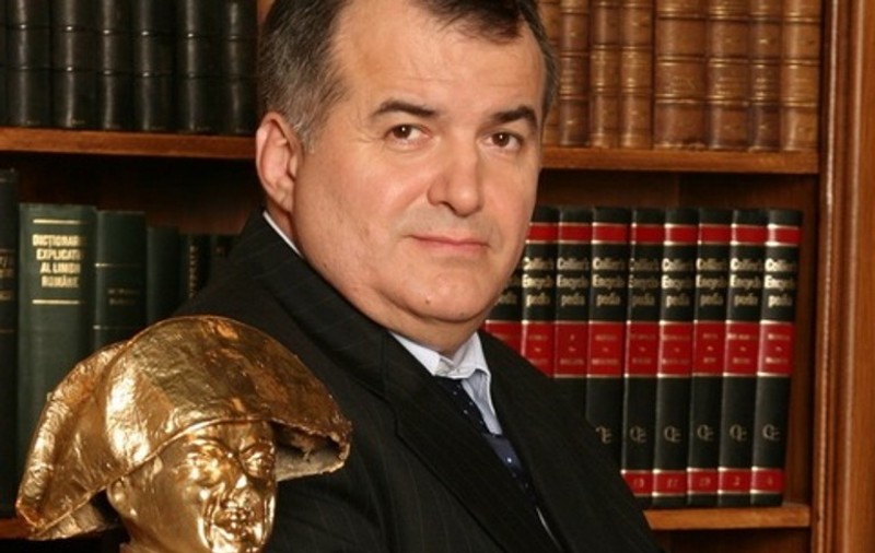 DOAMNELOR şi DOMNILOR! Flooorin Călinescu REVINE la "CHESTIUNEA ZILEI"