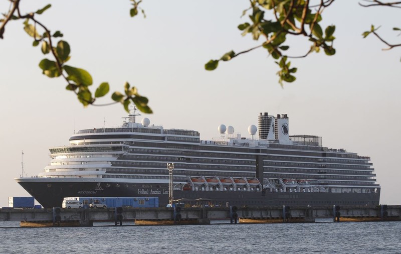 MAE: 17 români pe nava de croazieră MS Westerdam, respinsă în cinci porturi și primită de Cambodgia. Coronavirusul nu a fost confirmat la bord
