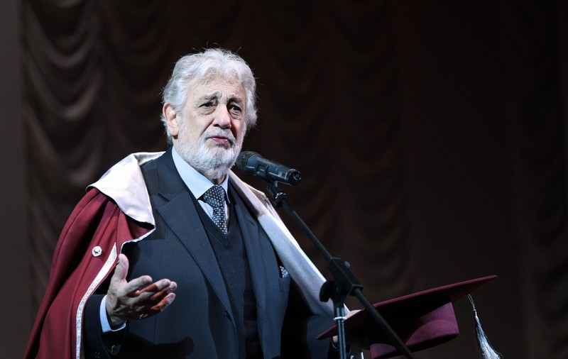 Placido Domingo revine pe scenă, în ciuda numeroaselor acuzații de hărțuire sexuală. E în programul Operei din Viena