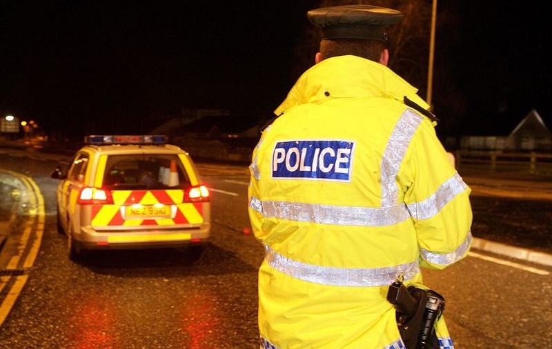 115 români refugiaţi într-o biserică din Belfast, de teama atacurilor rasiste