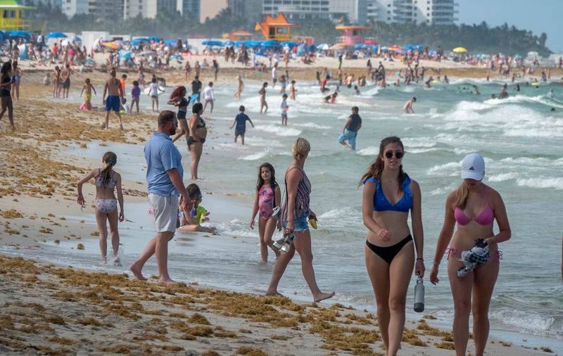 Miami Beach: Amenzi de 50 de dolari pentru persoanele care nu poartă mască de protecție