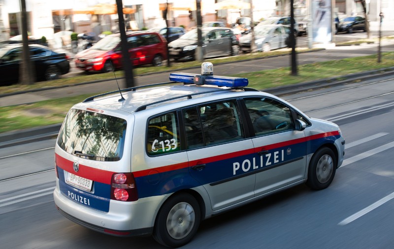 Poliția confiscă o mașină de un milion de dolari, în Viena: „Gonea cu 119 km/ h prin fața parlamentului”