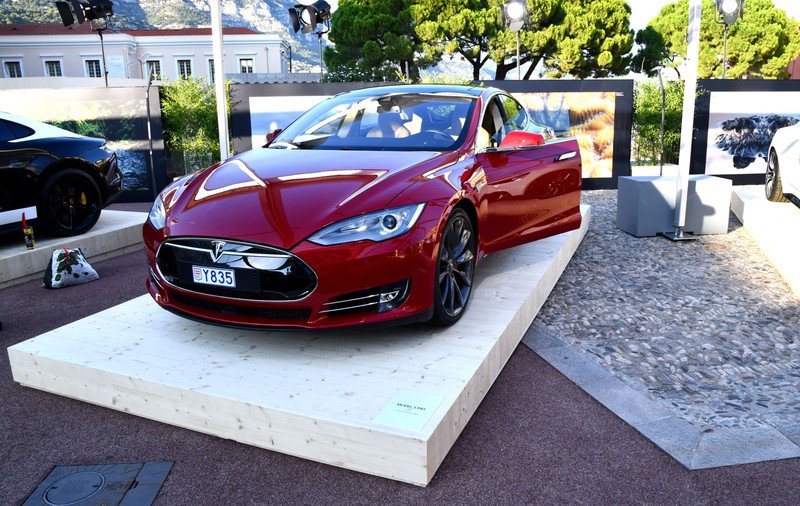 2021, anul mașinilor electrice. Tesla a crescut rapid, dar China este adevăratul câștigător
