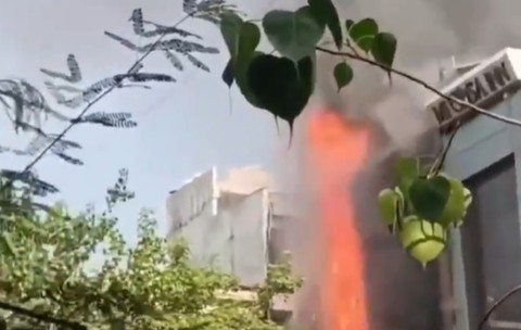 Cel puțin 21 de morți după ce un incendiu a izbucnit în restaurantul unui hotel din New Delhi | VIDEO