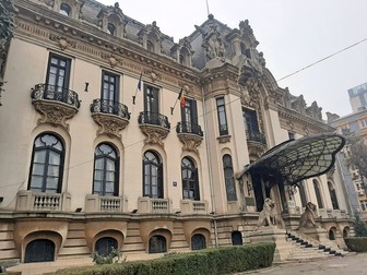 Exteriorul Palatului Cantacuzino are o personalitate unică