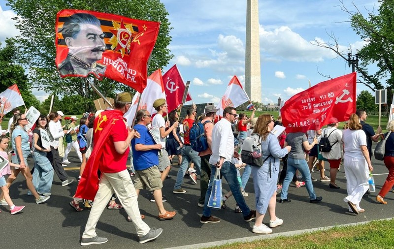 Marș pro-rus „Regimentul Nemuritor” organizat la Washington pentru prima dată după 6 ani. Proteste ucrainene