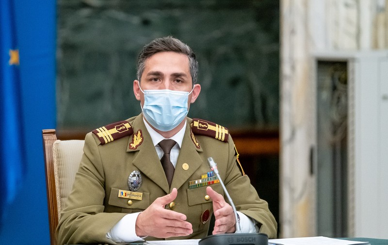 Valeriu Gheorghiţă anunţă că vârsta medie a bolnavilor COVID a scăzut de la 48 la 43 de ani