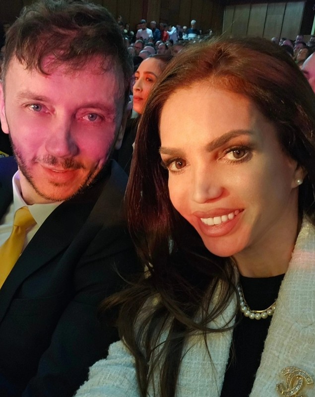 Cine are grijă de copiii Cristinei Spătar atunci când aceasta pleacă de acasă. Artista are în continuare o căsnicie la distanță. „Mă împart, zic eu, bine”