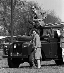 20 aprilie 1968: Cuplul regal se uită la o cursă de echitație