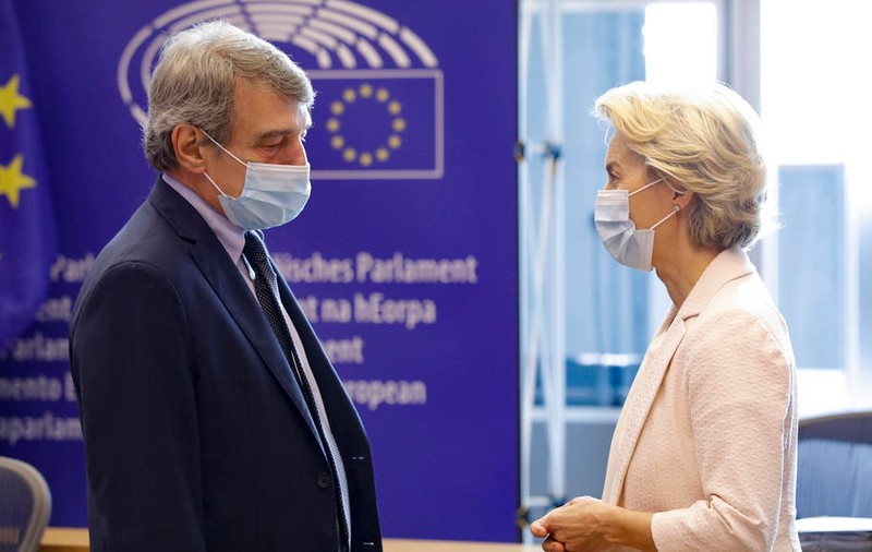 Parlamentul European cere sancționarea României pentru nerecunoaşterea căsătoriilor între persoane de același sex