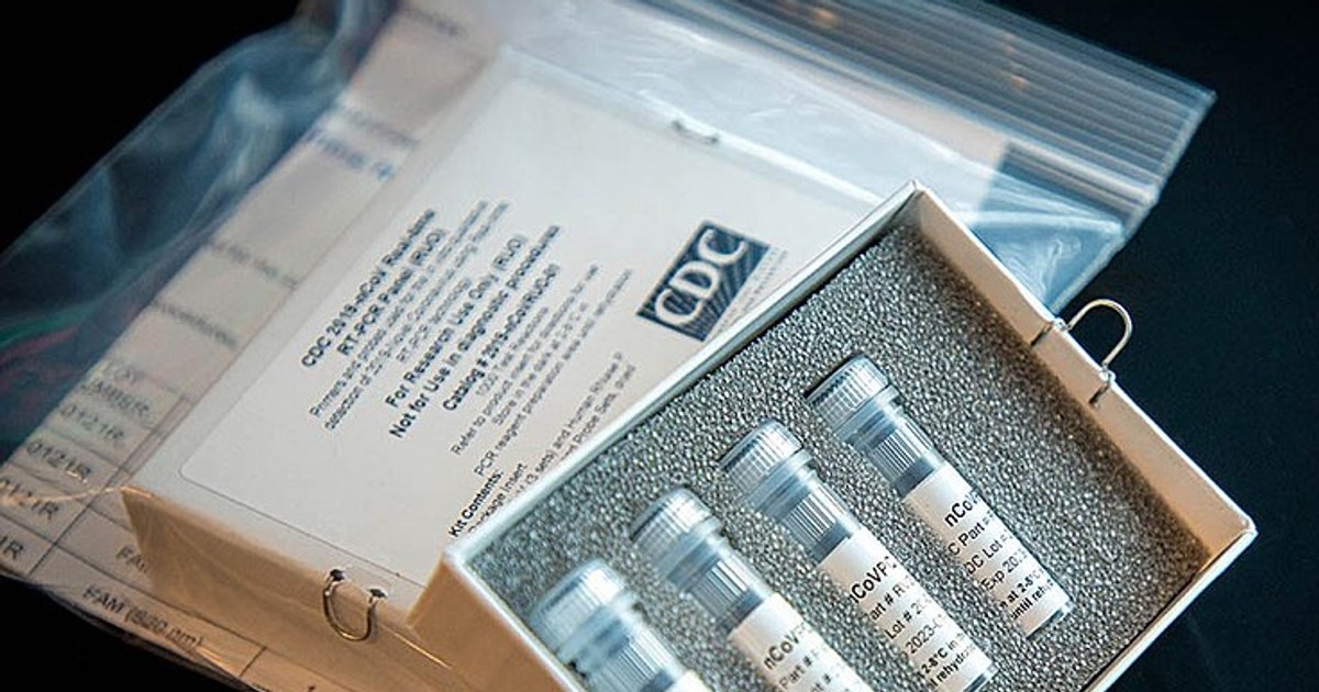 Un kit de testare pentru Covid-19 produs de Centrului de Control și Prevenție al Bolilor (CDC). Foto: Wikimedia / CDC