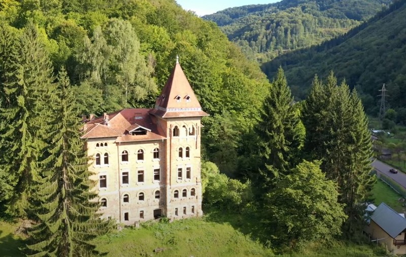 Cu câți bani a cumpărat Hilton castelul de la Zlatna, devenit celebru după un film de Nicolaescu