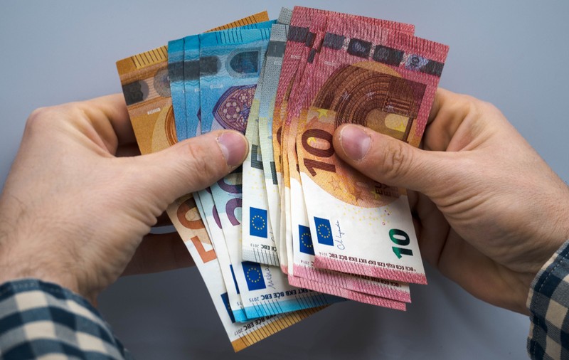 Un bărbat face o muncă de care mulți fug și câștigă până la 535 de euro în doar două ore, în Anglia. A reușit să-și cumpere o casă din banii obținuți