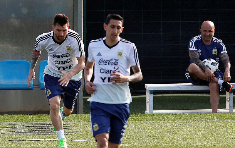 Sampaoli îl compătimește pe Messi: ”Realitatea echipei Argentinei întunecă strălucirea lui”