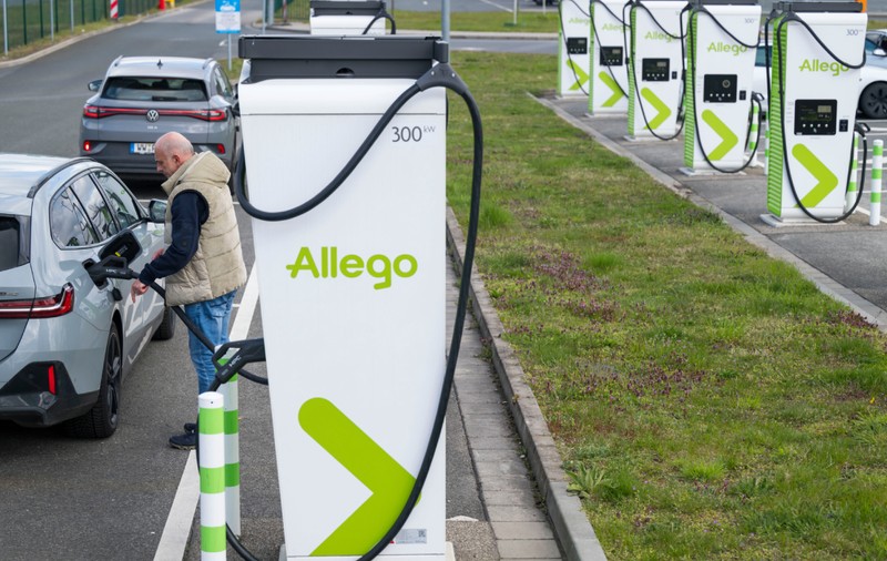 De ce românii încă se feresc de mașinile electrice. Expert auto: „Nu cumperi o mașină ca pe o pereche de pantofi”