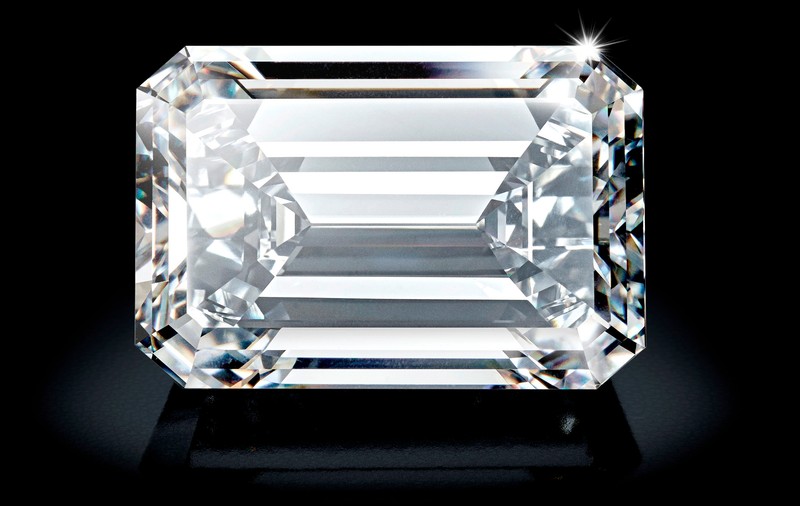 Cel mai mare diamant scos la licitație a fost vândut cu 25 de milioane de lire. Organizatorii se așteaptau la o sumă mai mare