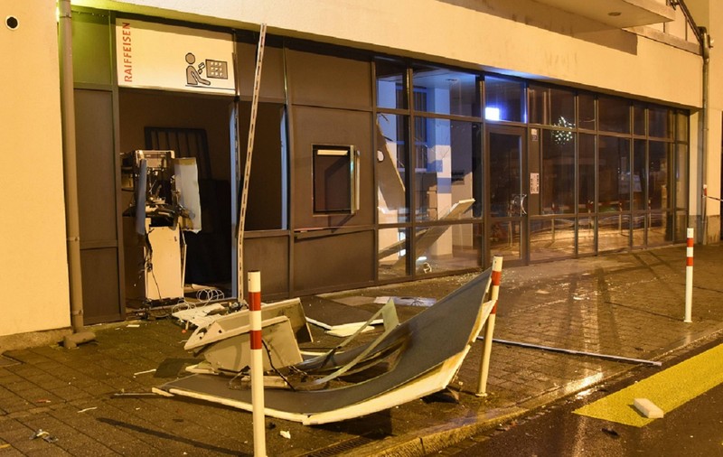 Românul care a fost primul infractor condamnat vreodată în Elveția pentru explozia unui bancomat va fi despăgubit cu 100.000 de franci și eliberat