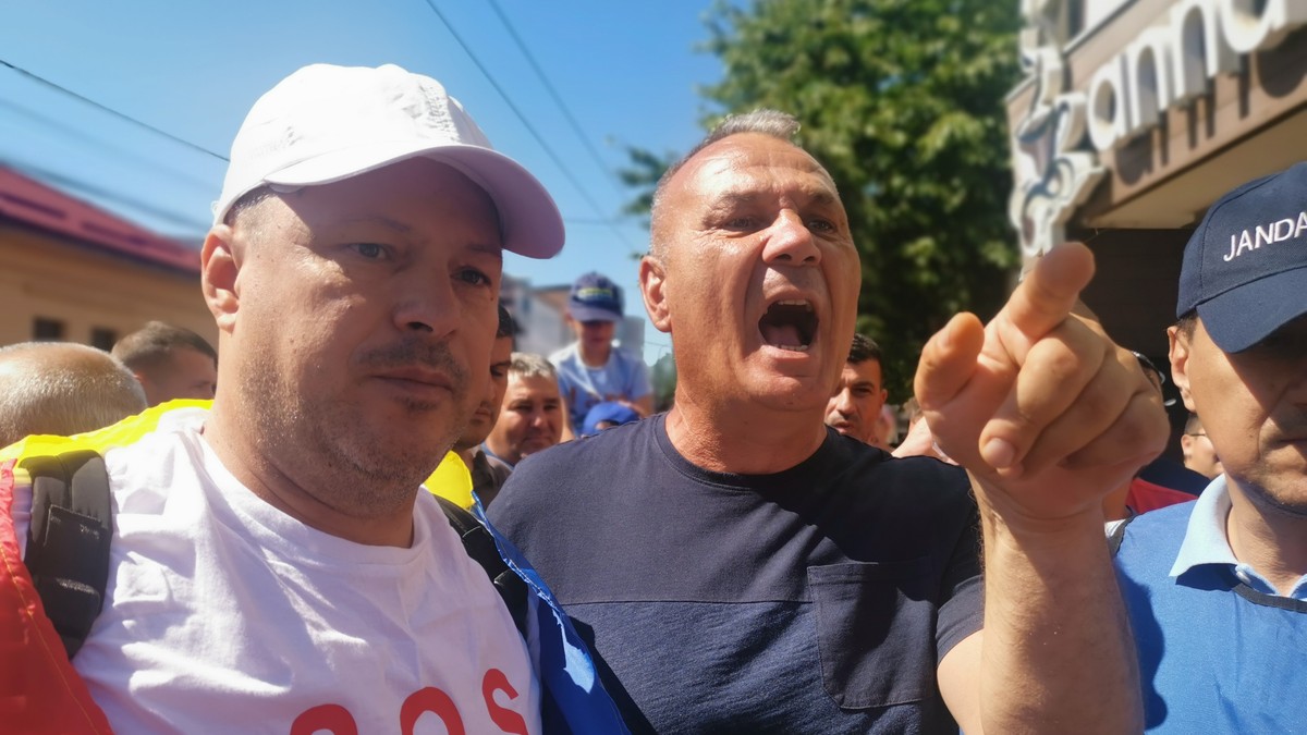 Sindicaliștii CEO protestează față de ONG-ul de mediu la Târgu Jiu
