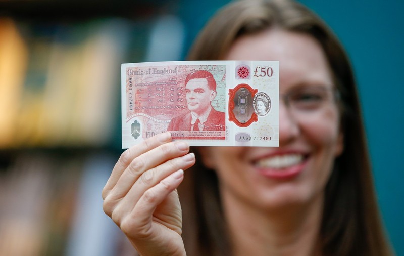 Bancnota pe care se află omul care a decriptat mesajele naziștilor în al Doilea Război Mondial a intrat în circulație