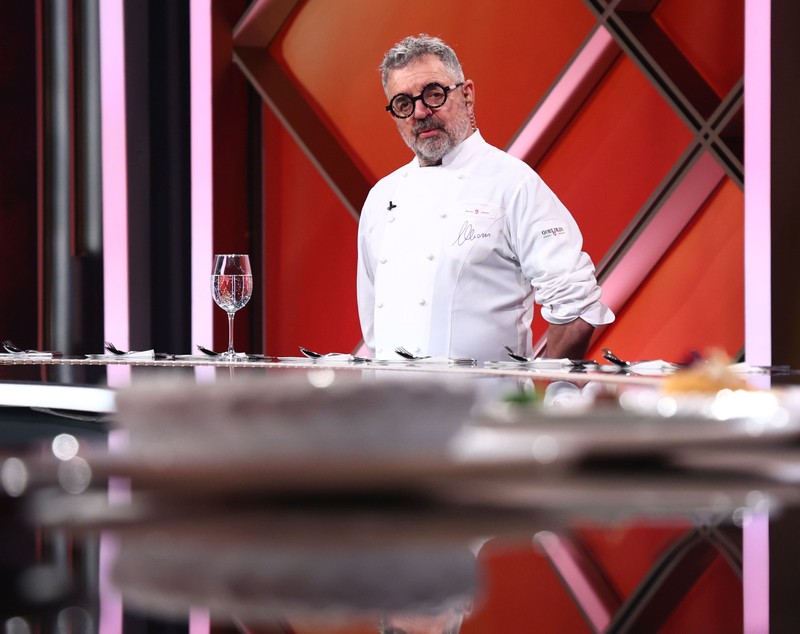 Moment istoric la „Chefi la cuțite”. Mauro Uliassi, unul dintre cei mai mari chefi din lume, ajunge în platoul emisiunii