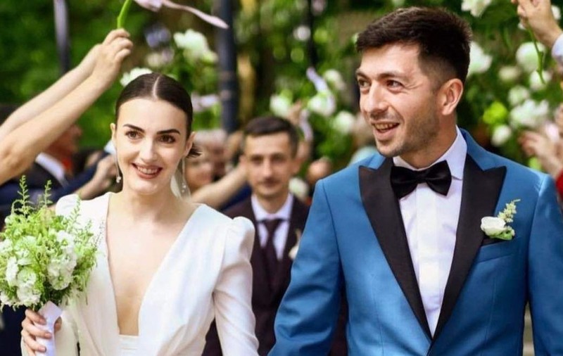 Cu ce se ocupă, de fapt, soția lui Mircea Bravo. S-au cunoscut în perioada pandemiei. „Nu câștigă o sumă ridicată”