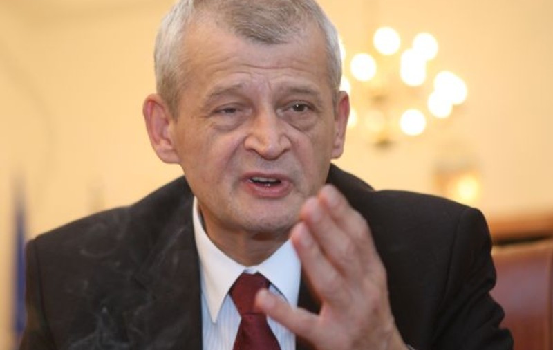 Sorin Oprescu: "În fiecare zi murim un pic din cauza mizeriei"