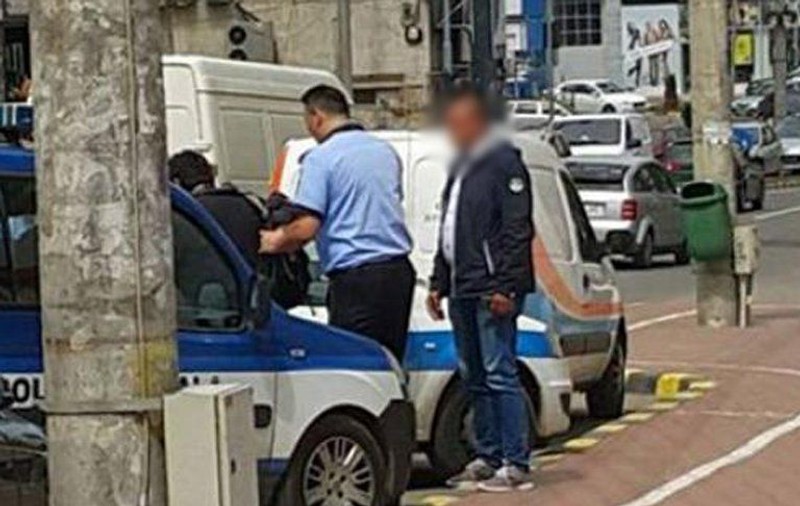 Fals călugăr hărțuia femeile pe stradă, în Suceava. Greșeala făcută înainte să fie prins