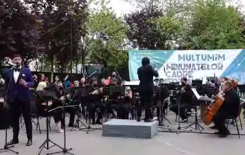 Concert de muzică clasică în curtea Spitalului Județean Târgoviște, dedicat medicilor care au tratat bolnavii de COVID