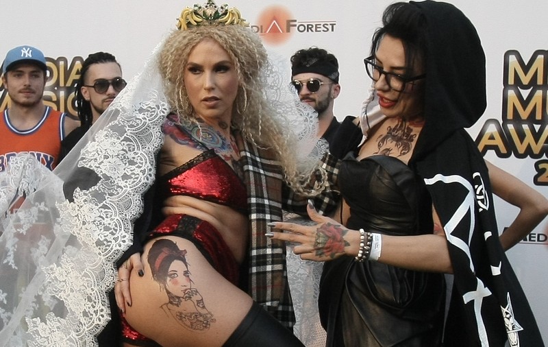 Corina, sexy la primele ore ale dimineții. "Așa te-ai trezit?"