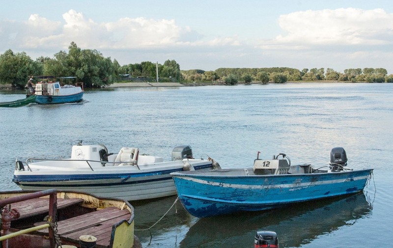 Un bărbat a murit, după un accident între două bărci pe Canalul Sulina din Delta Dunării