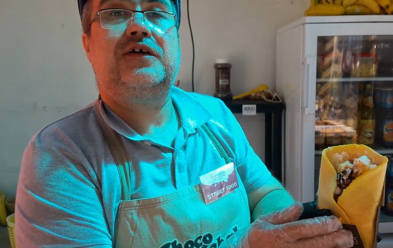 VIDEO| Cum arată un choco-kebab. Radu Apostol îl vinde la Wine and Street Food Festival