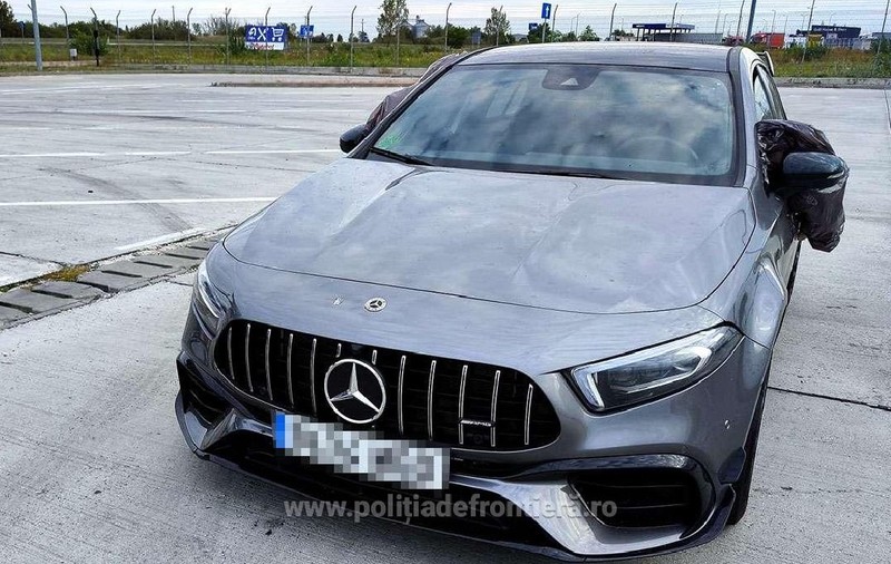 Un șofer român de TIR a rămas fără un Mercedes de 30.000 de euro, la Arad. Mașina era căutată în Spania