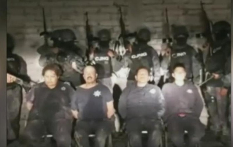 Trei polițiști au fost uciși într-o secție de poliție din Mexic. Atacatorii au răpit alte patru persoane, printre care și un judecător!